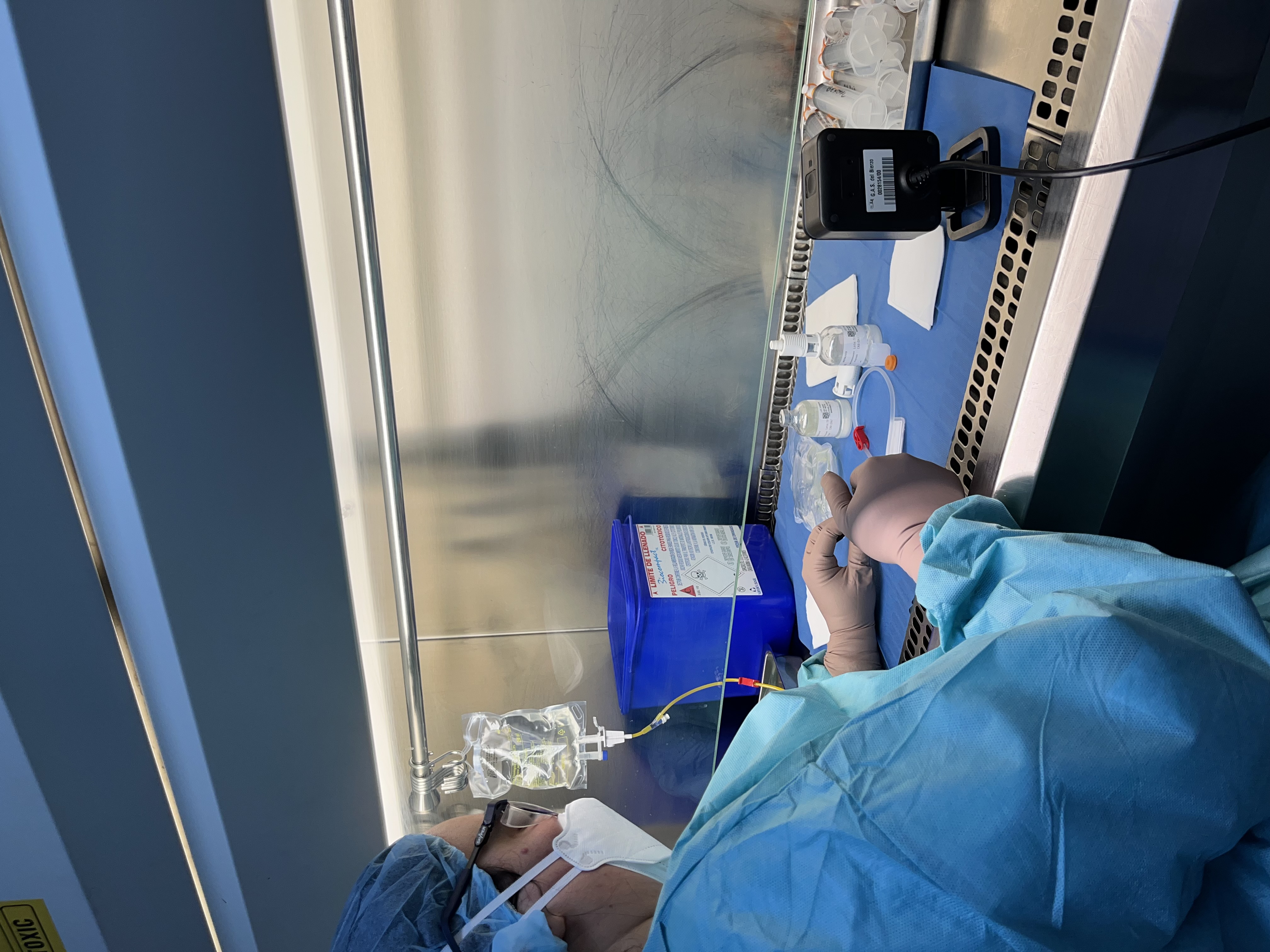 Preparación de tratamientos en la Sala Blanca de la Gasbi (3)