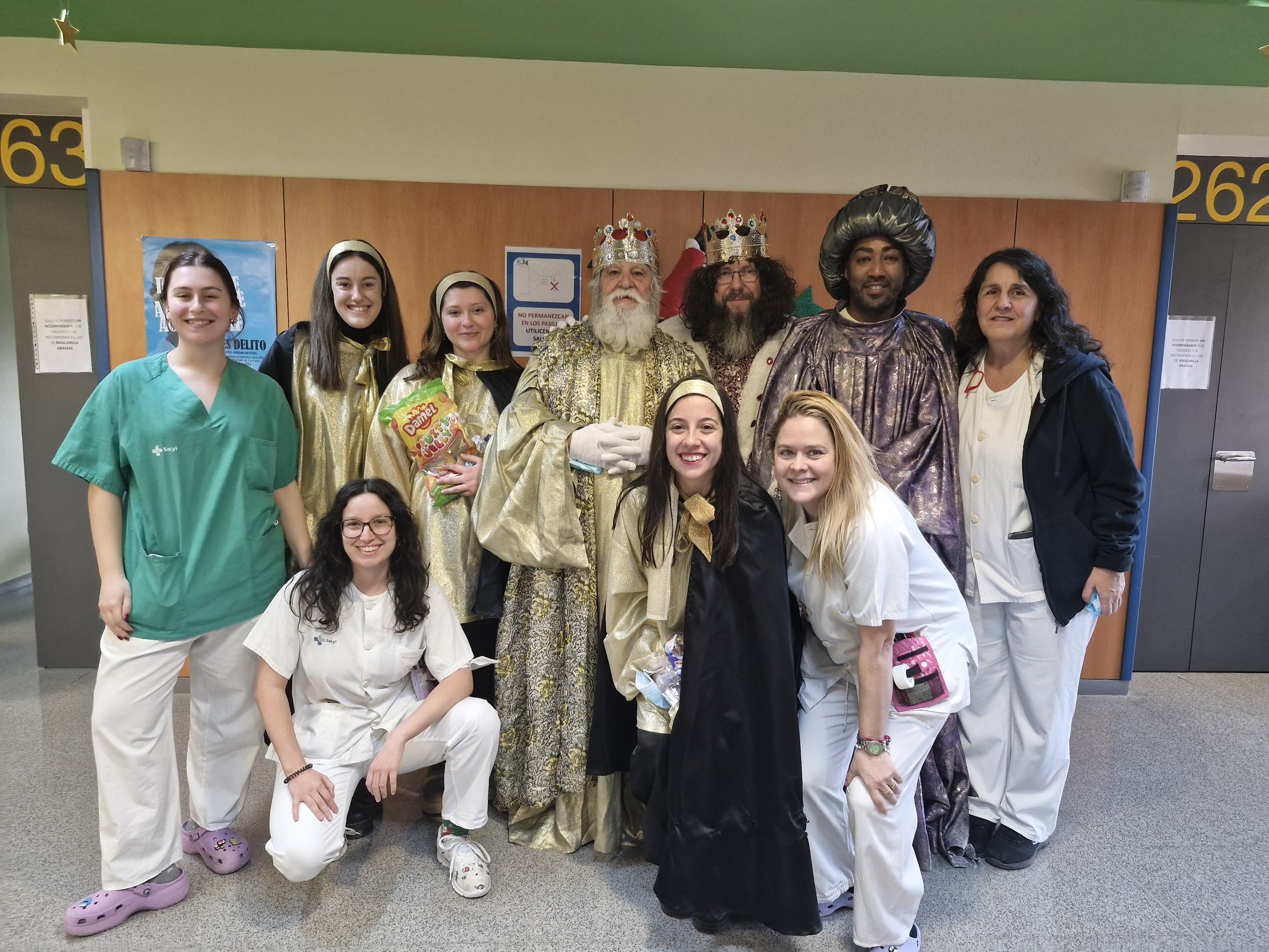 Visita Reyes Magos 2025 (16)