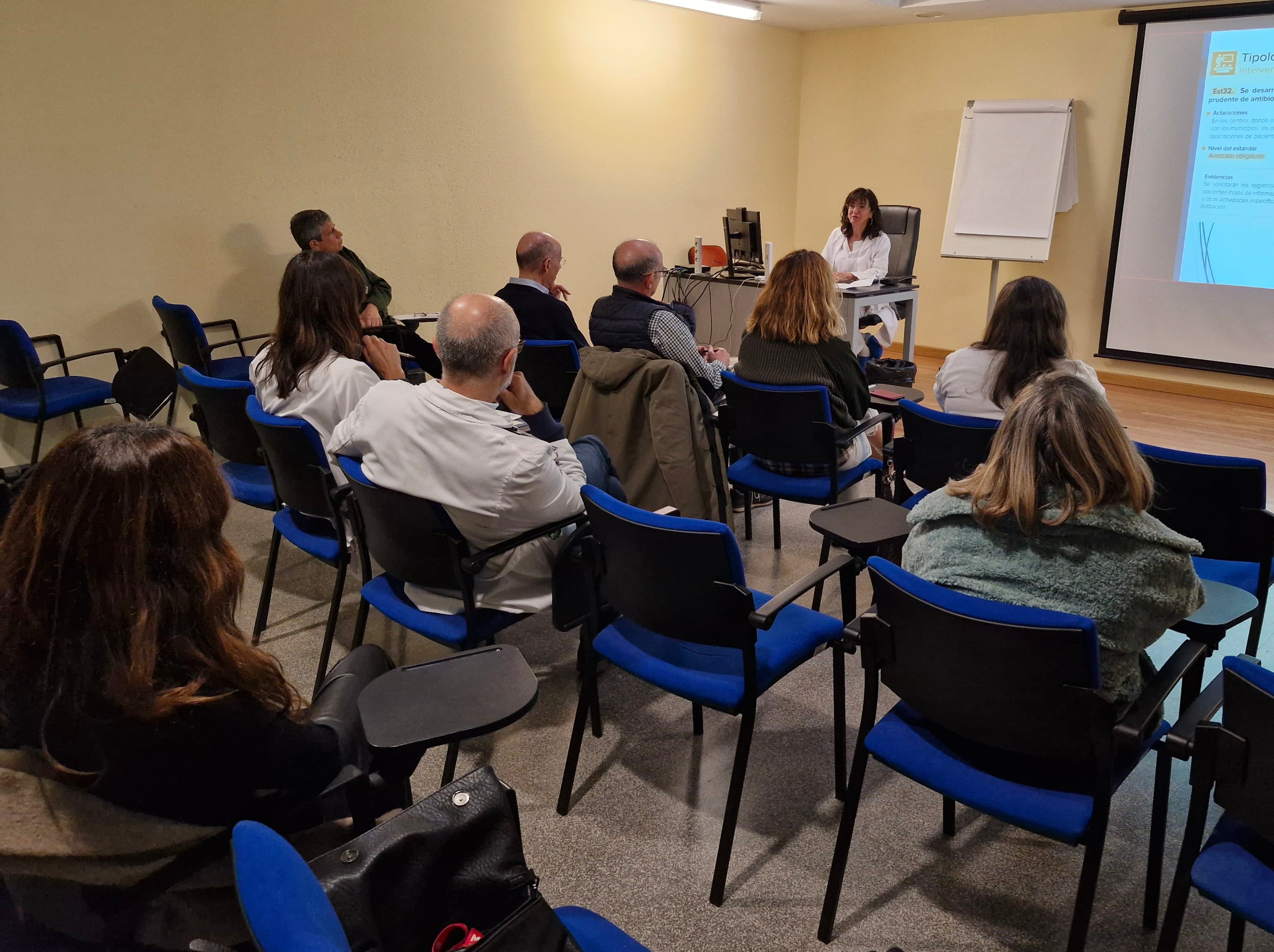 Reunión de los equipos PROA de Atención Primaria y hospital (2)