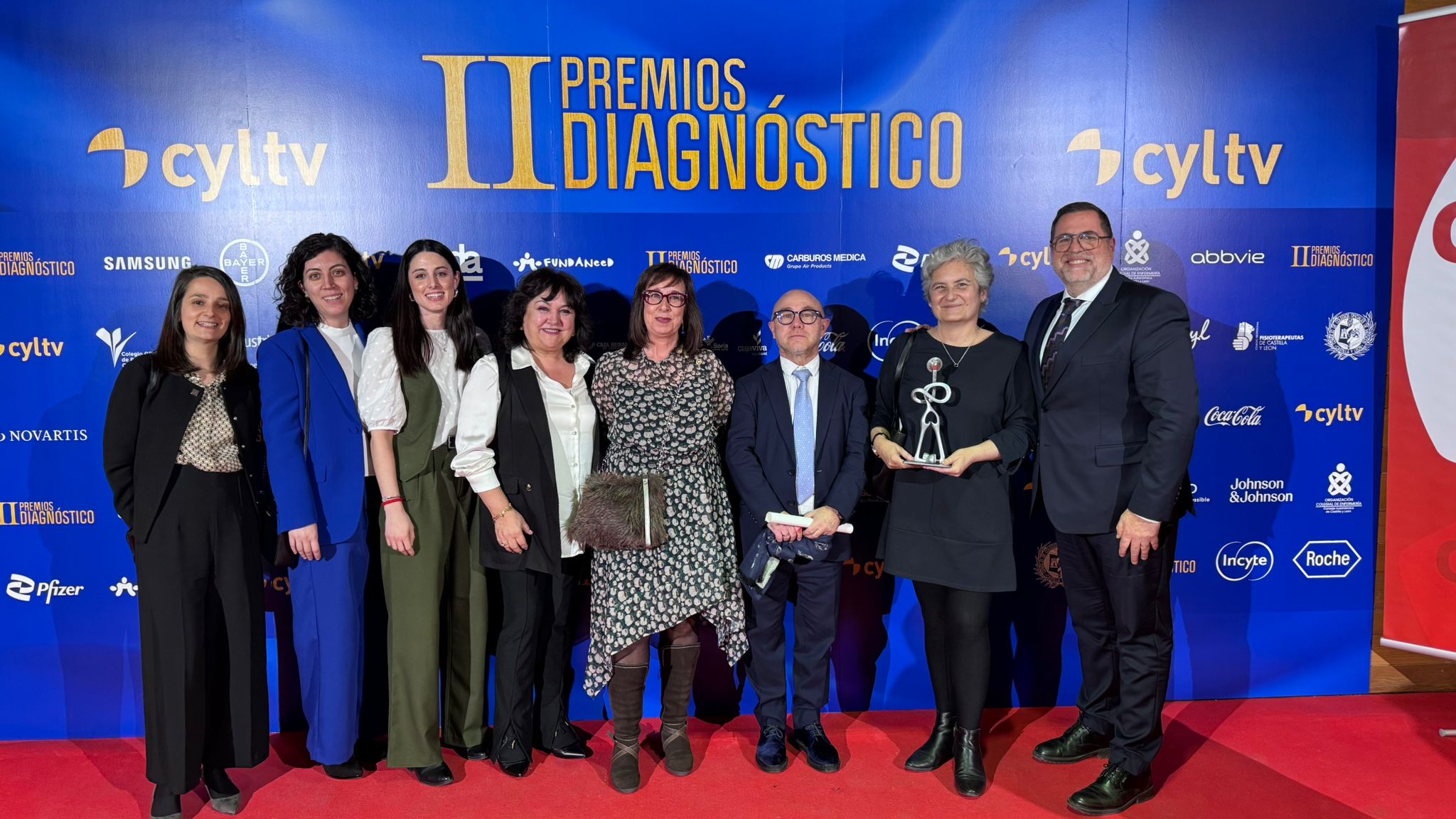 Equipo de Farmacia con el premio