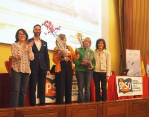 230310- HCUV_Foto2 Mercedes_Noel_Pilar_Lucia_Belen